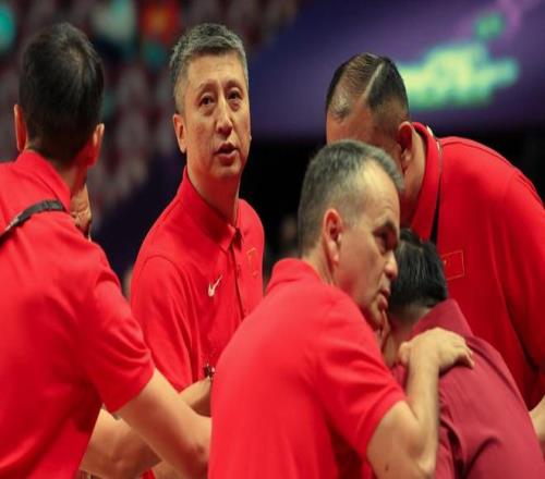 乔治娜工作,瞬间曝光,妆容精致,博鱼体育官网,博鱼体育app,博鱼体育APP下载